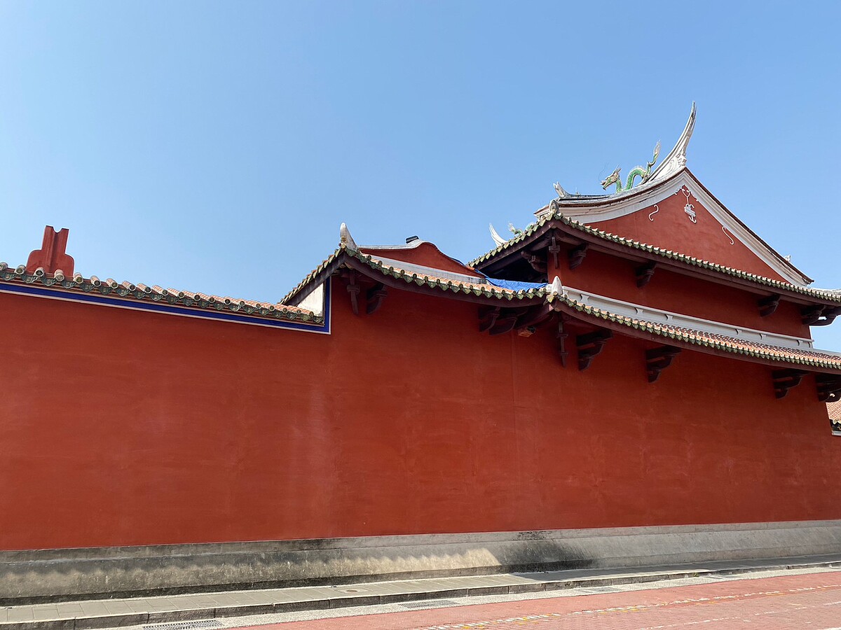 台灣祀典武廟(右圖)