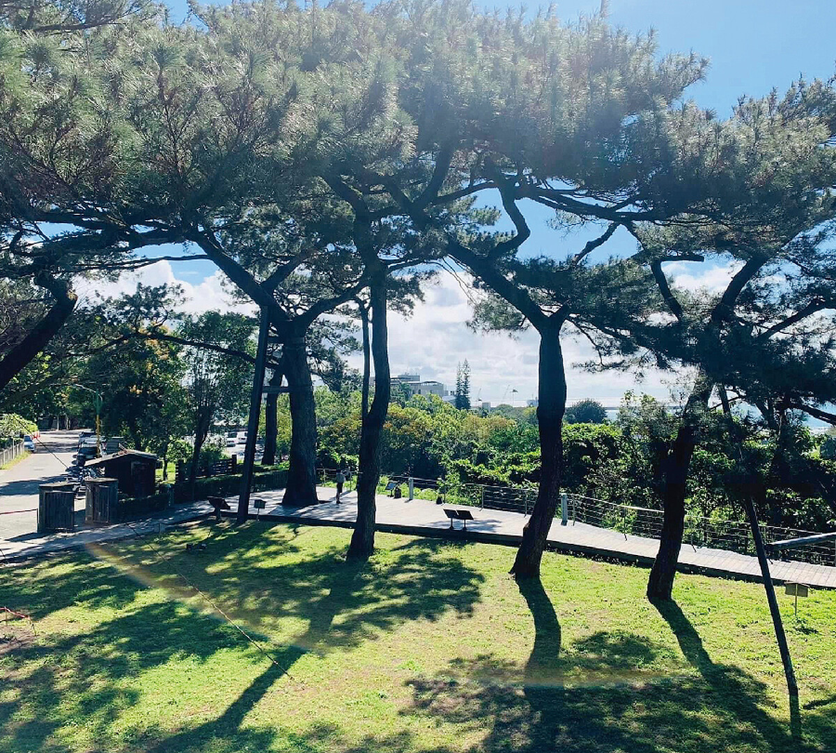 松園別館(右圖)