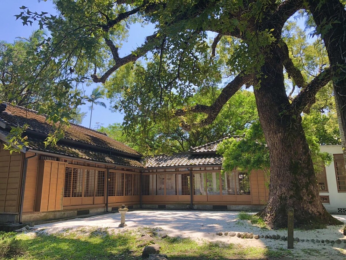 宜蘭設治紀念館(左圖)
