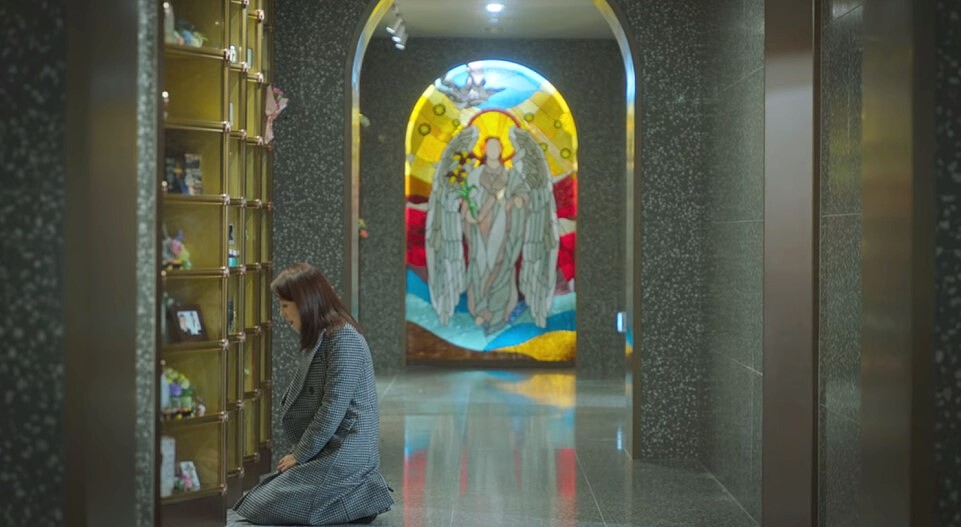 《造后者》黃導譆在韓以瑟墓前懺悔