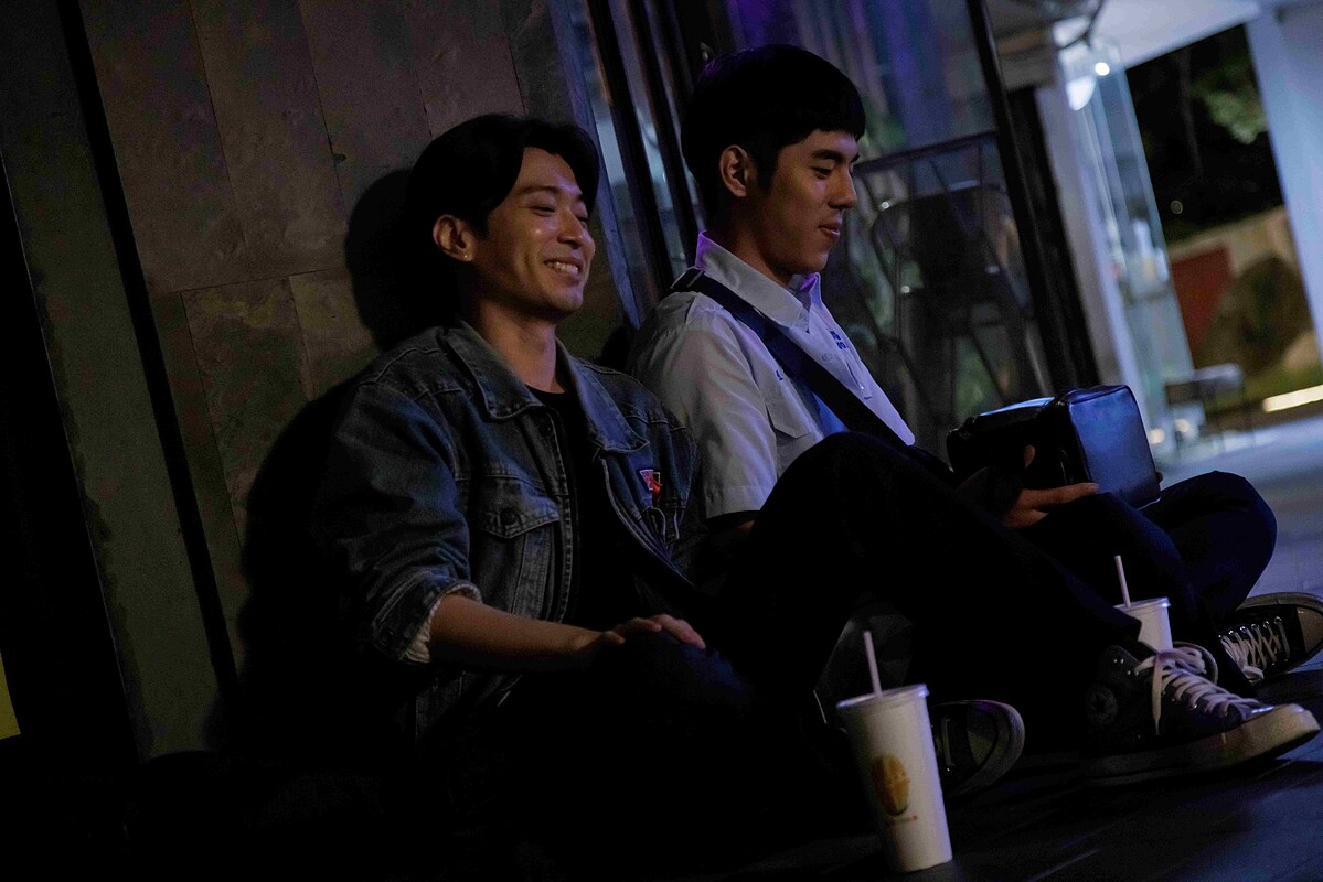 侯彥⻄在《成功補習班》飾演老師，帶領學生們開啟尋找⾃我的旅程。