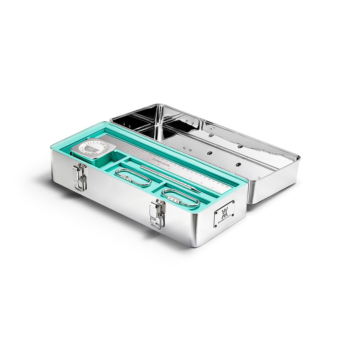 Tiffany & Co.與Daniel Arsham共同聯手創作的純銀工具箱