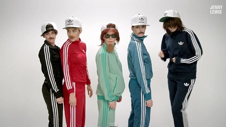 到底是假嘻哈還是真搖滾！安海瑟薇和克莉絲汀史都華組樂團了！