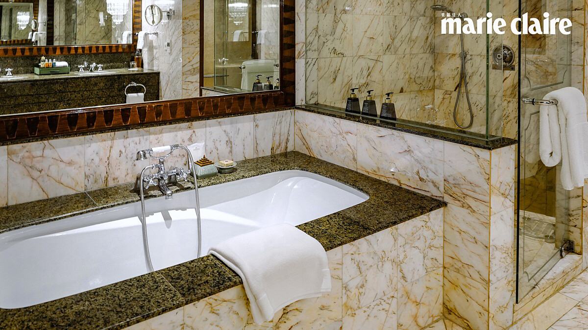 曼谷暹羅安納塔拉酒店浴室附有浴缸