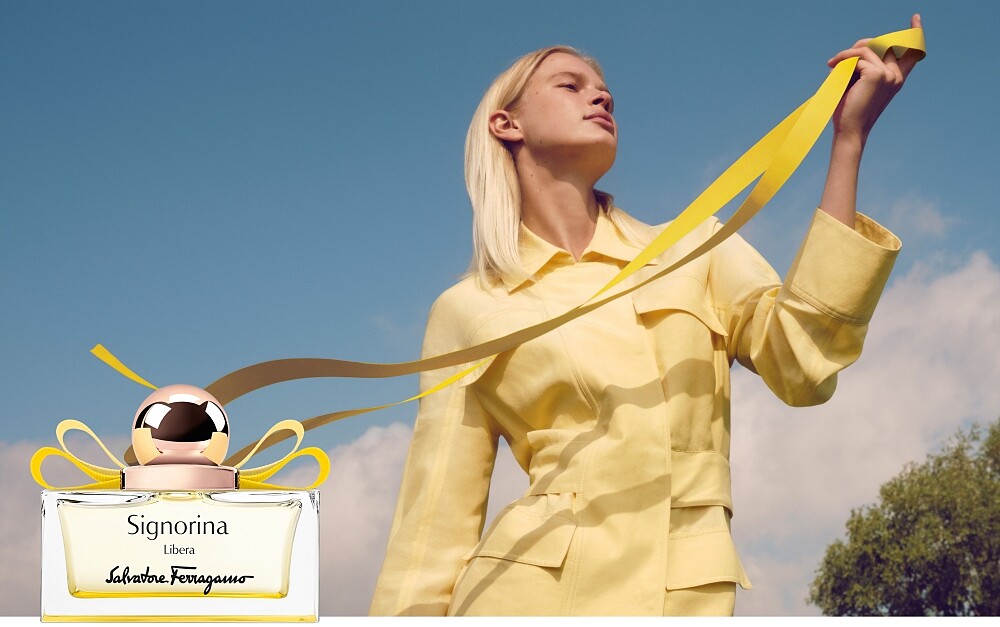FERRAGAMO Signorina Libera晨光綻放女性淡香精主視覺。