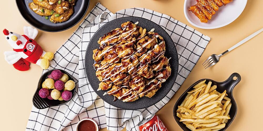 5/10~6/30，起家雞七週年黑辣啵套餐只要$637，超美味炸雞搭配薯條汽水超過癮。