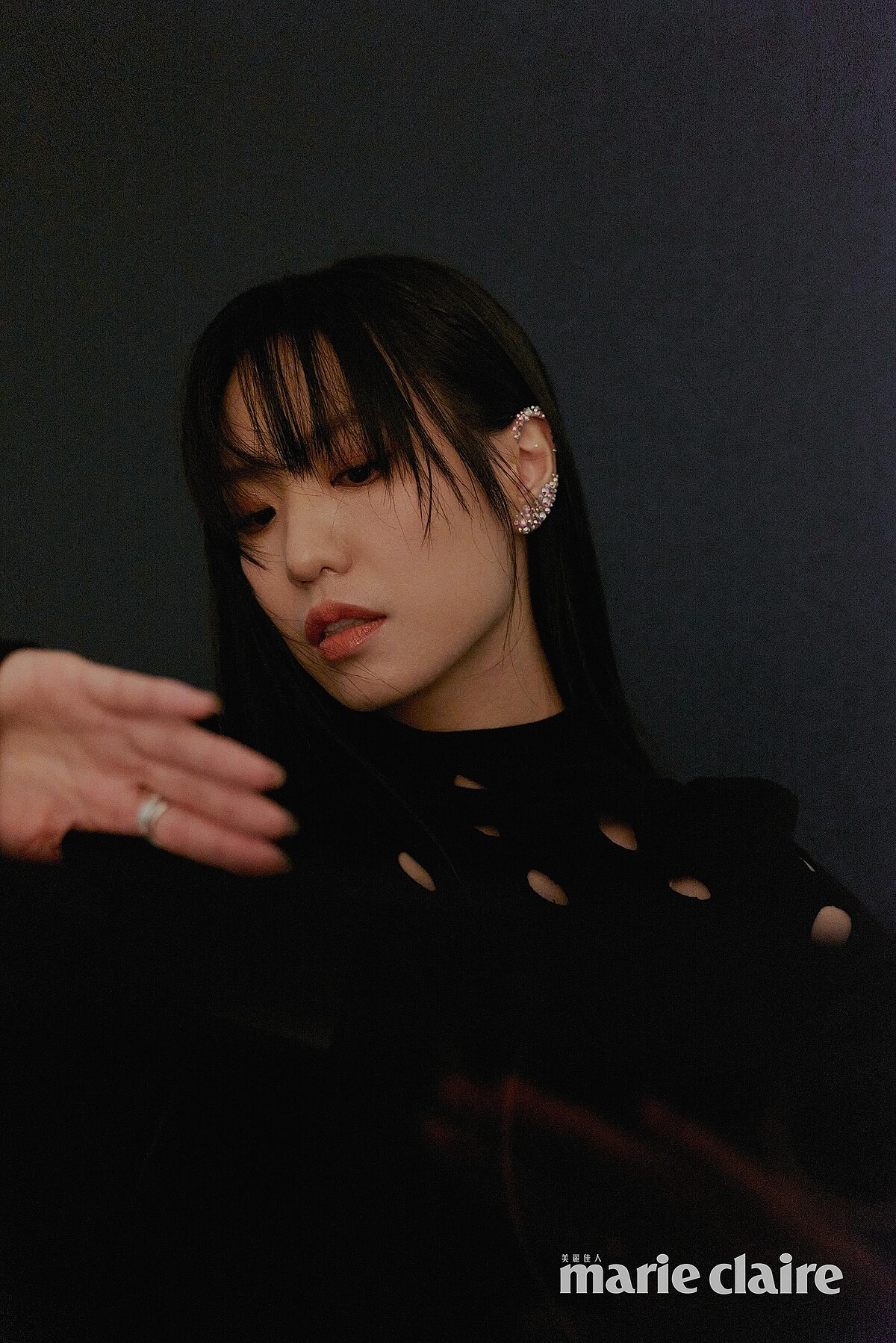 長袖針織鏤空上衣，Maje。