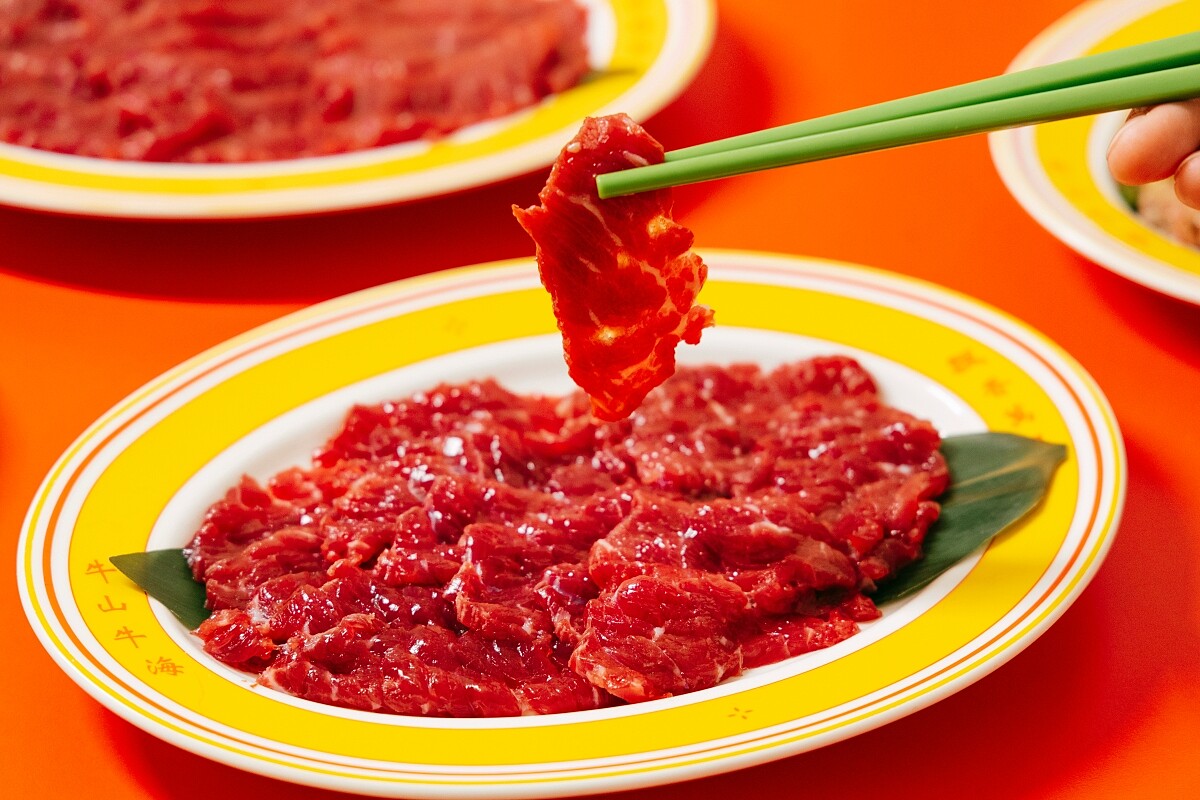 店內提供三種等級溫體牛肉。