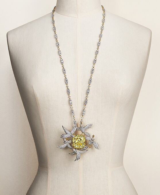 重新設計Tiffany Diamond傳奇黃鑽 靈感源自傳奇設計師Jean Schlumberger的經典石上鳥作品