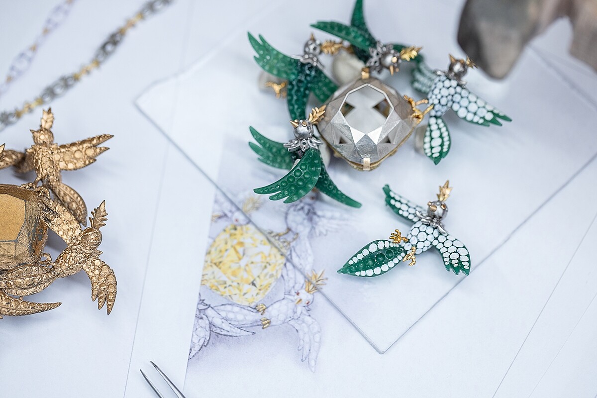 重新設計Tiffany Diamond傳奇黃鑽 靈感源自傳奇設計師Jean Schlumberger的經典石上鳥作品工藝圖