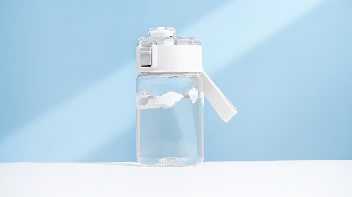 開幕贈禮有「北極熊攜帶式水壺」