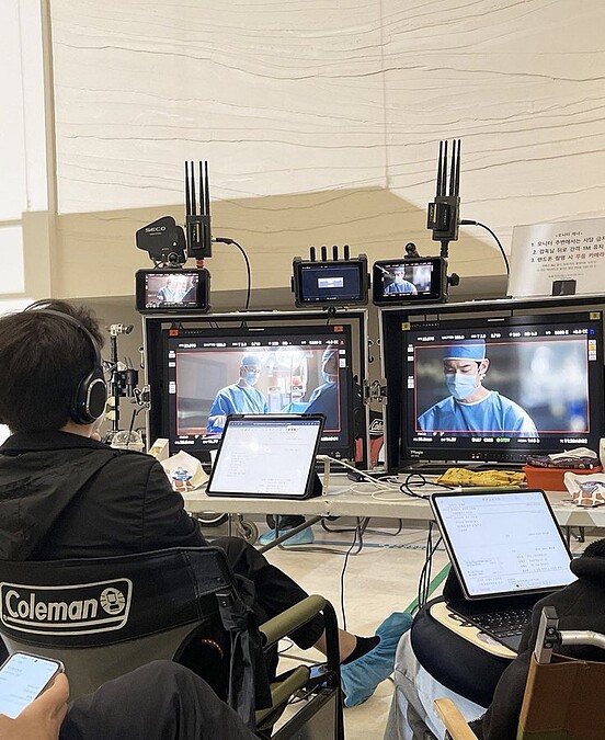 《浪漫醫生金師傅3》導演監視畫面裡出現柳演錫，姜東柱真的回來了！