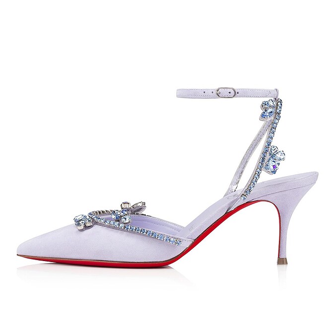 LIPSITA JANE 55 丁香紫漆皮金色鉚釘雕刻鞋跟低跟鞋 NTD 36,000 JUST QUEEN 70 丁香紫水鑽裝飾低跟鞋 NTD 43,200 MARYKATE QUEEN 70 丁香紫細跟水鑽高跟鞋 NTD 51,000 INFLAMA SAB 85 蘋果綠小羊皮高跟涼鞋 NTD 29,500 Loubishark P Strass水鑽裝飾銀白色球鞋 NTD 58,000