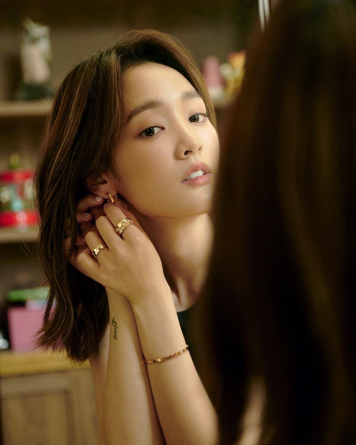 Bee My Love 18K白金鑲嵌明亮式切割鑽石耳環、Bee My Love 18K玫瑰金手環、Bee My Love 寬版玫瑰金鑲嵌明亮式切割鑽石戒指、Bee My Love 18K玫瑰金鑲嵌明亮式切割鑽石戒指、、Bee My Love 18K玫瑰金半鋪鑲明亮式切割鑽石戒指 ,all by Chaumet。