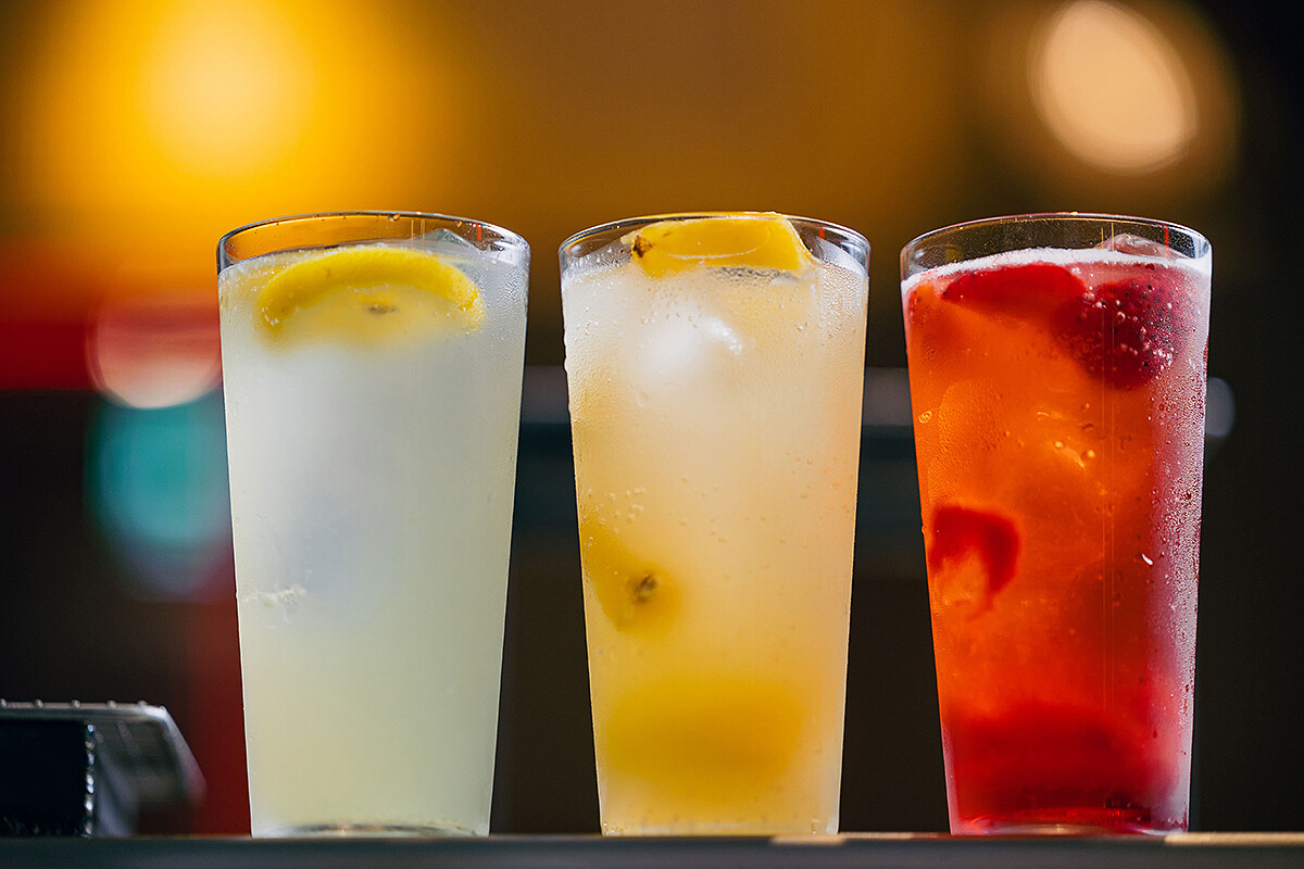 （左起）檸檬沙瓦、鳳梨沙瓦、草莓沙瓦。