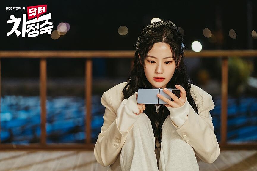 《車貞淑醫生》趙雅蘭從手機發現嚴正化身份