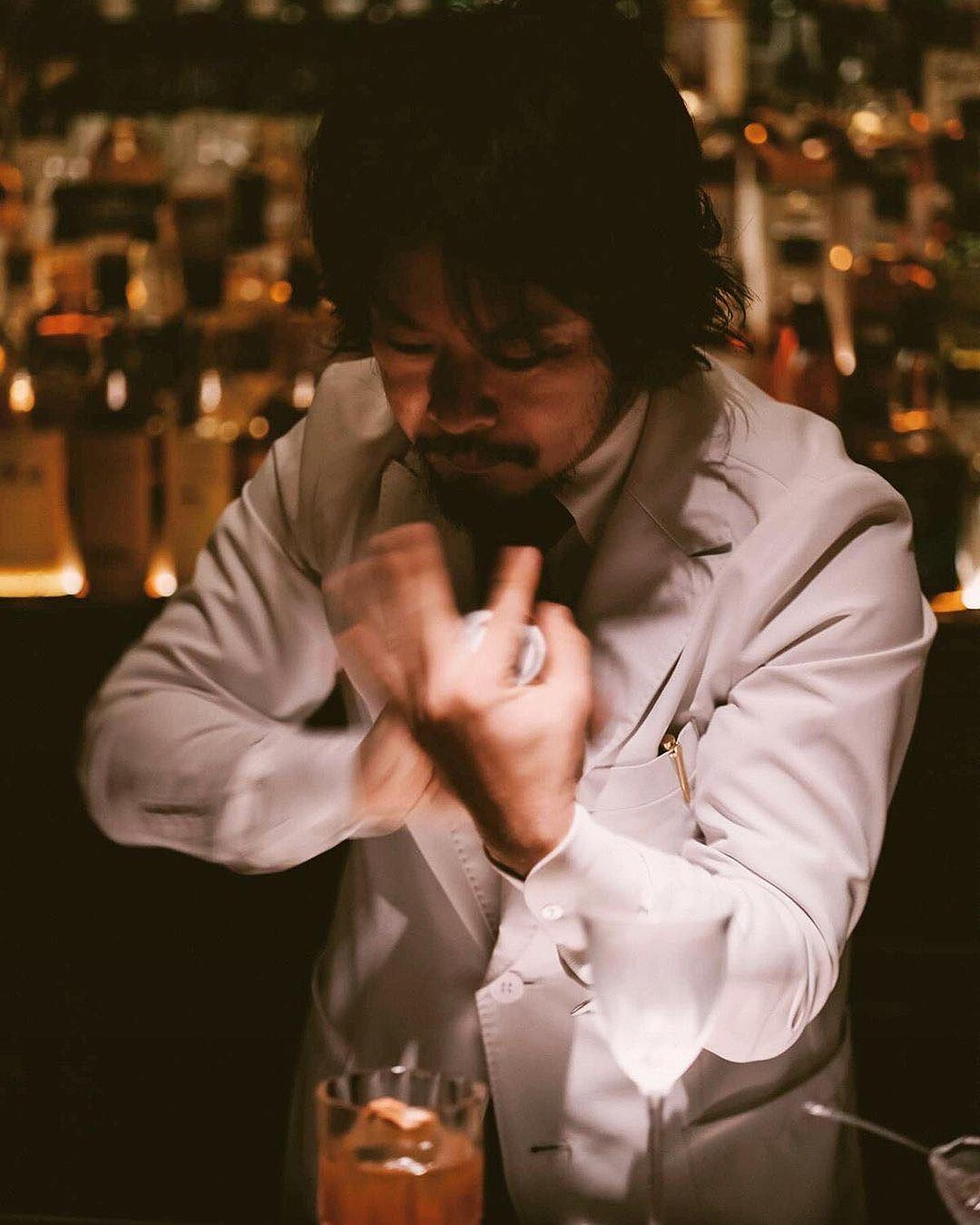 知名調酒師、企業家南雲主于三（Nagumo Shuzo）。