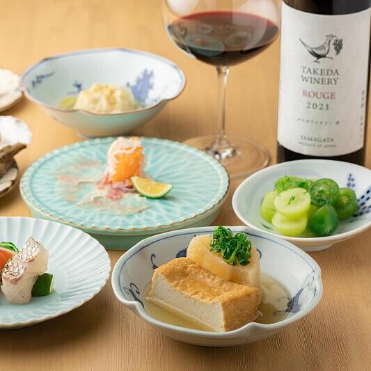 以日式料理搭配葡萄選酒。