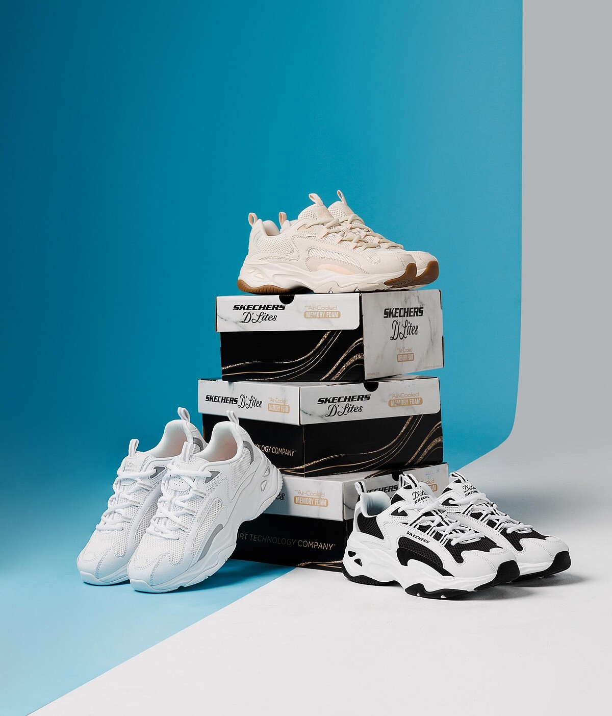 鞋子(女-左到右) 149562WSL/ 149562NTPK/ 149562WBK，售價3,090元