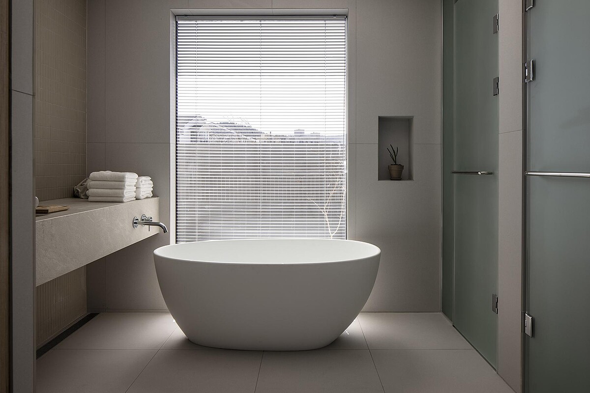 光線充足的浴室空間。（Photo by Giung Hong ，@kiwoong_hong）