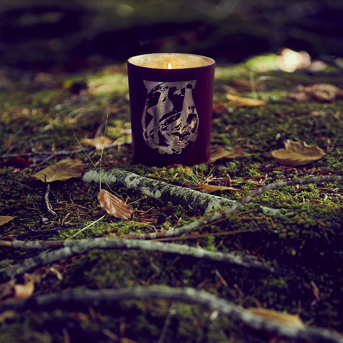 Cire Trudon與台灣茶人曾毓慧大師跨界聯名臨水之旅系列香氛蠟燭-Terre à Terre 膏腴之地蠟燭。