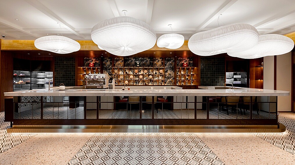 餐廳另一頭設置台灣茶吧(Tea Bar)，用台灣傳統茶藝進行餐茶演繹