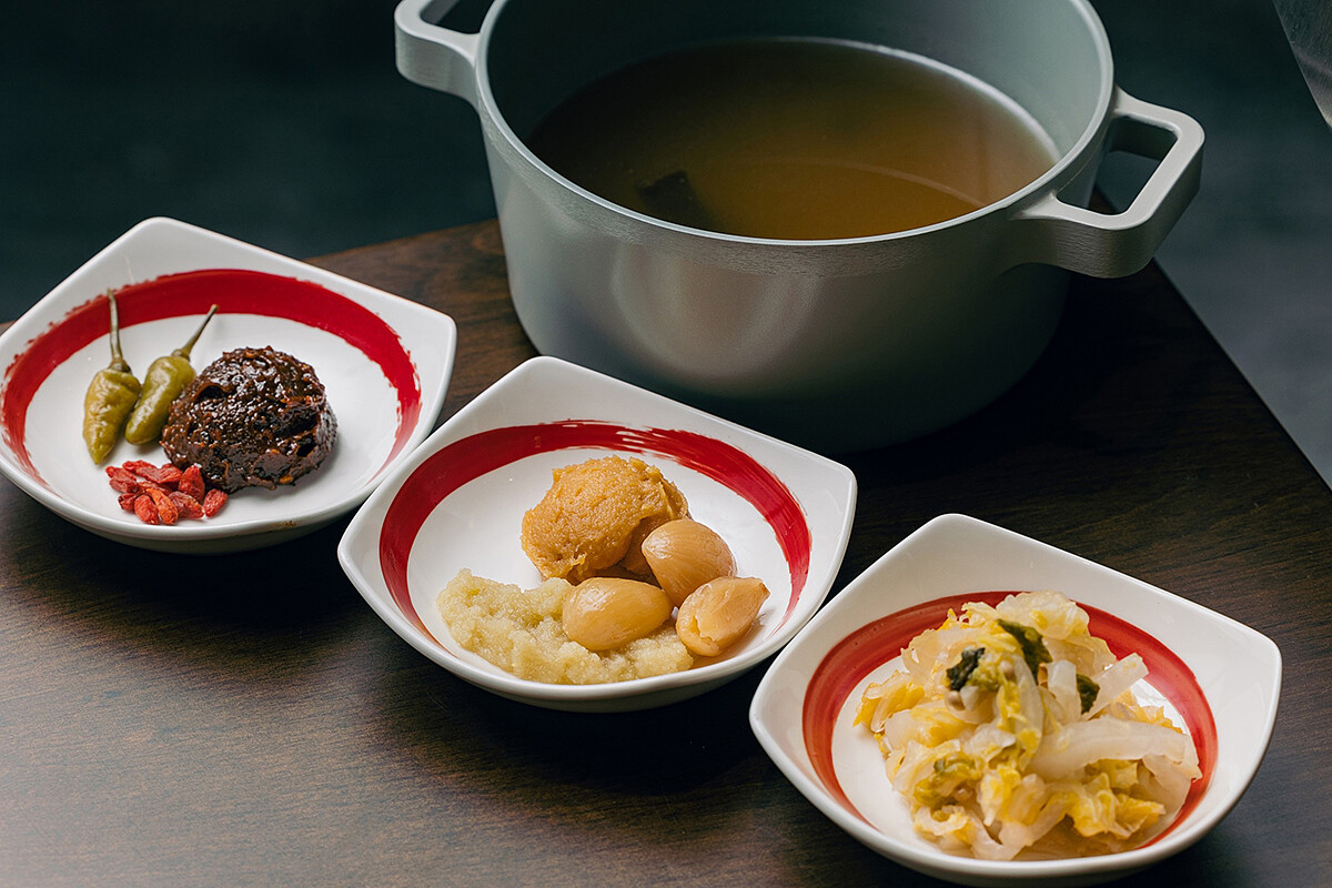 發酵食材泡椒麻辣、蒜頭味噌、酸白菜。