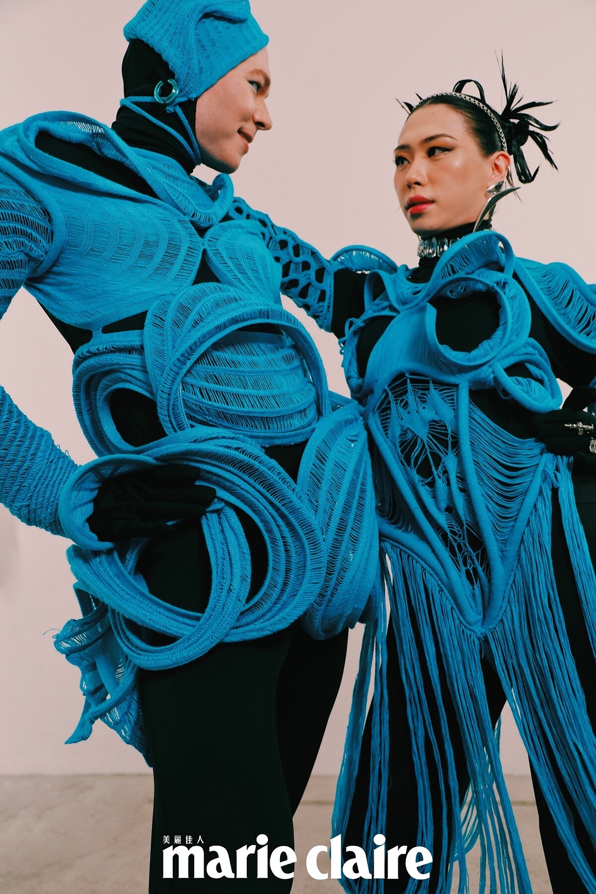 （左）Isaac Vase、（右 Kelly Vase ）