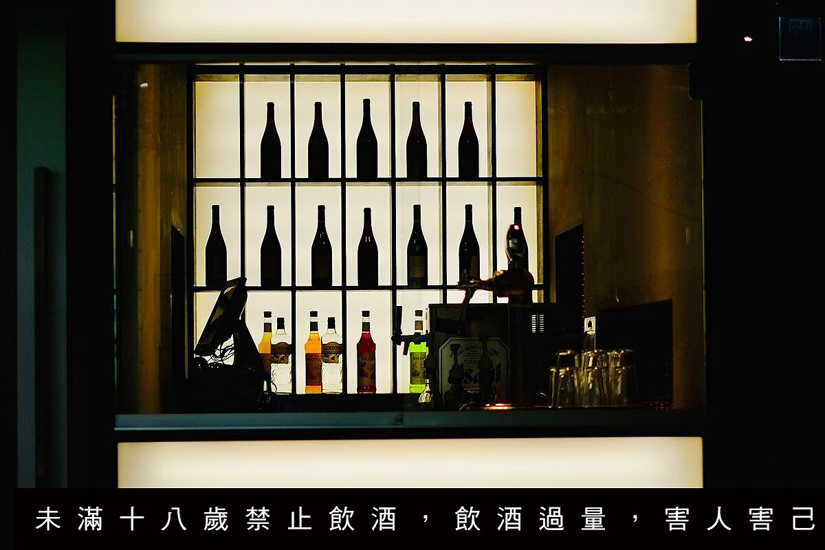 在肉大人每日精選六款「自然派葡萄酒」酒單。