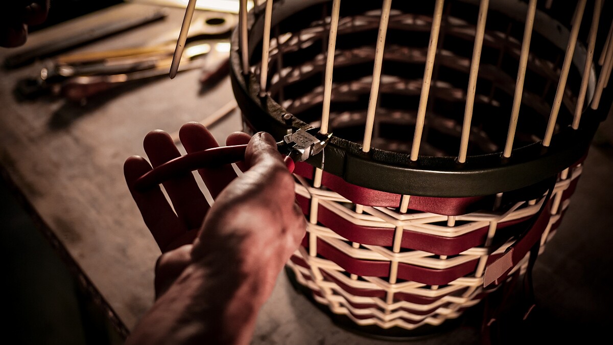 外觀使用法國盧瓦爾河谷區的白色柳木條以及全球最高端的編織技術完成。