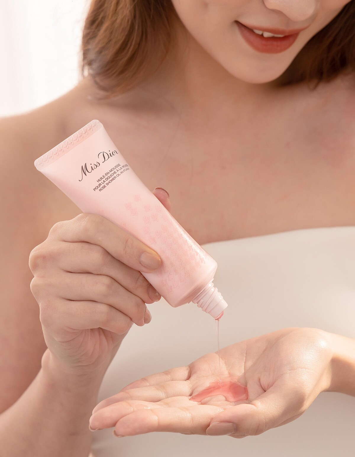 《Miss Dior玫瑰泡泡沐浴露》75ml / NT$2,000