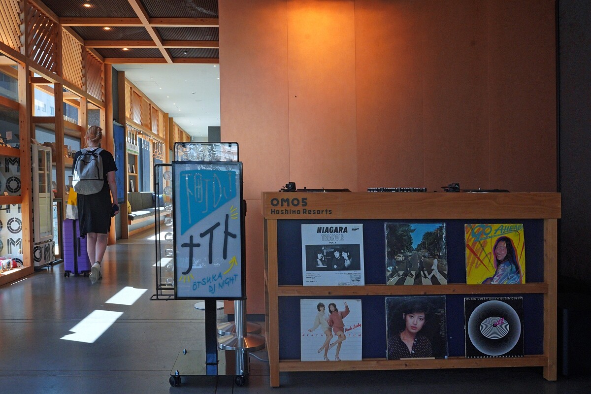 「OMO5 東京大塚 by 星野集團」不僅僅只是存在於住宿空間，而是將整個大塚地區都規劃進了行程之中。