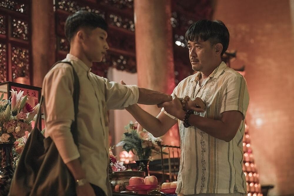 《化劫》柯叔元（賀爸）跟黃冠智（阿呆）飾演父子檔，時常煩惱兒子的鬼手