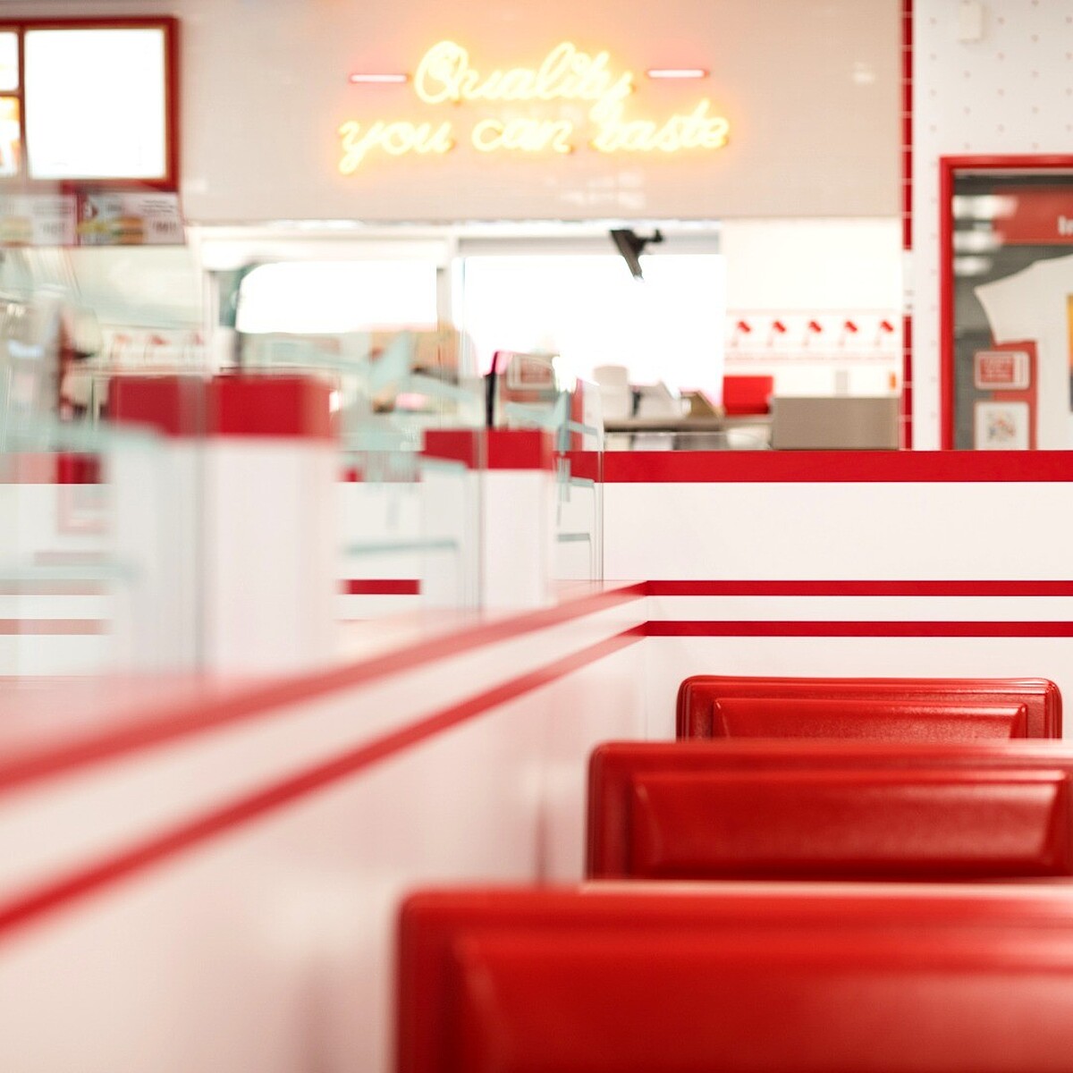 圖片為美國分店示意圖，非台灣快閃店