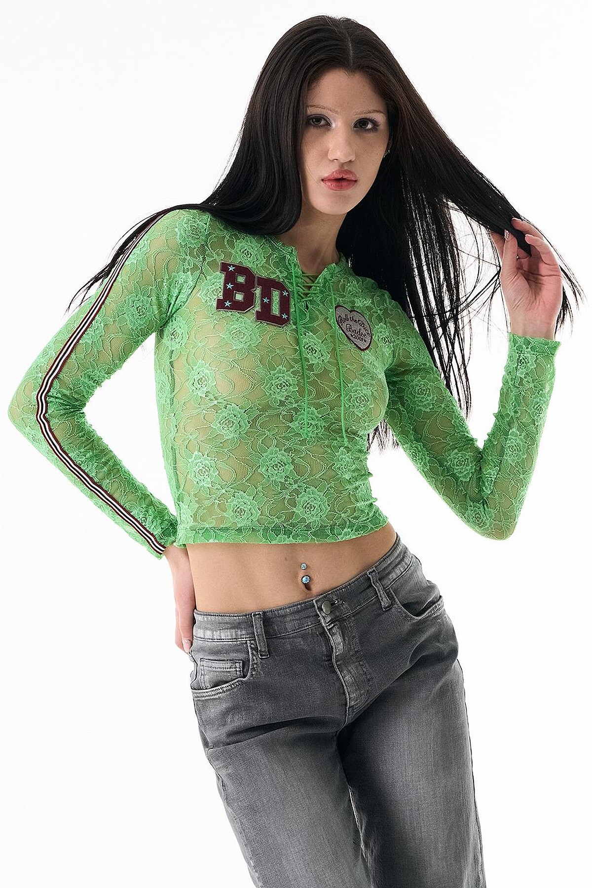 宋雨琦同款，蕾絲緊身上衣。