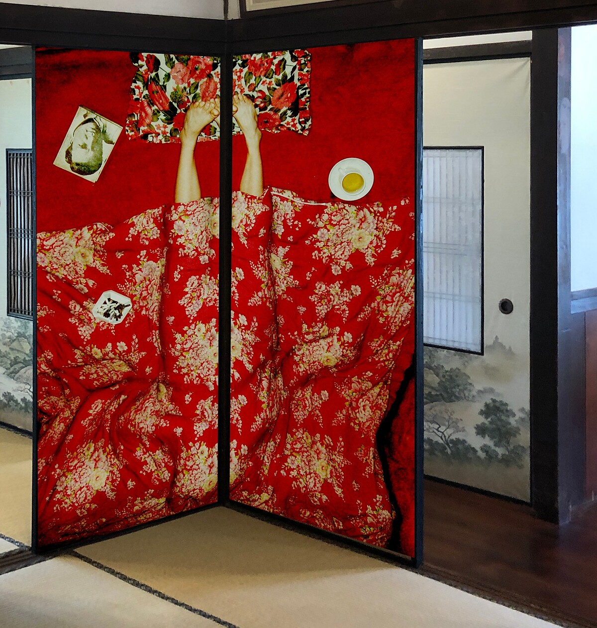 楊登棋（登曼波）_塑膠禮儀_東勢_台中客家故事館 &copy;藤木植人、山冶計畫、藝術家提供。