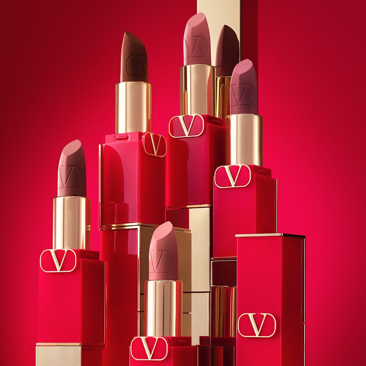 Valentino Rosso Valentino高訂經典唇膏情境圖。