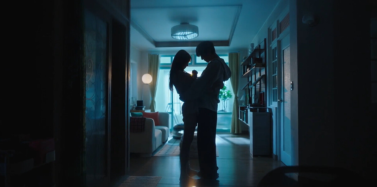 《浪漫醫生金師傅3》徐宇鎮與車恩彩互相擁抱、親吻，結婚的心意一致