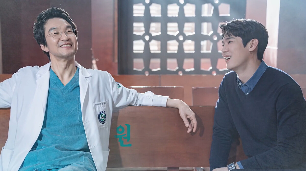 《浪漫醫生金師傅3》金師傅(左)和姜東柱(右)師徒情深