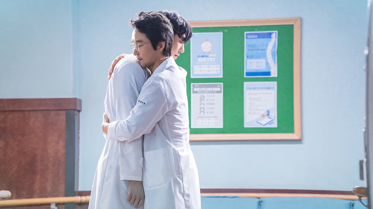 《浪漫醫生金師傅3》金師傅(右)和徐宇鎮(左)宛如父子