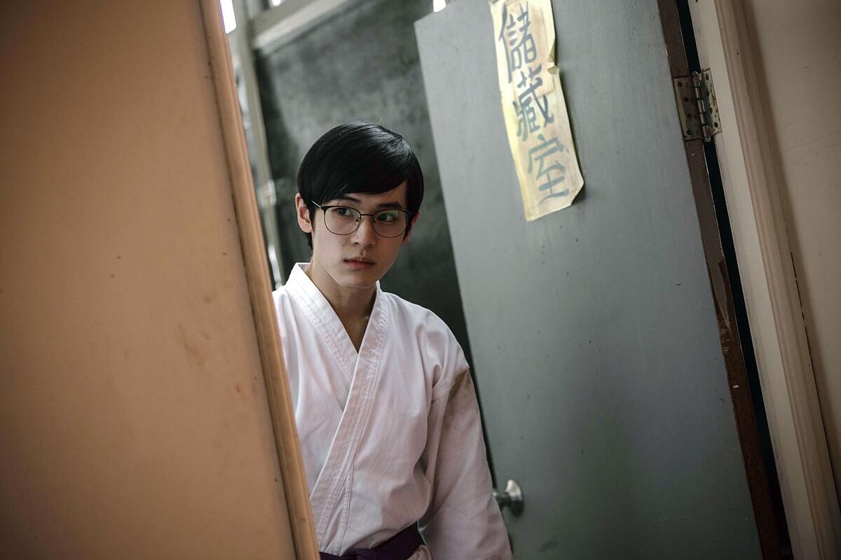 《化劫》張豐豪飾演的阿原，為了擺脫校園霸凌求助陰廟