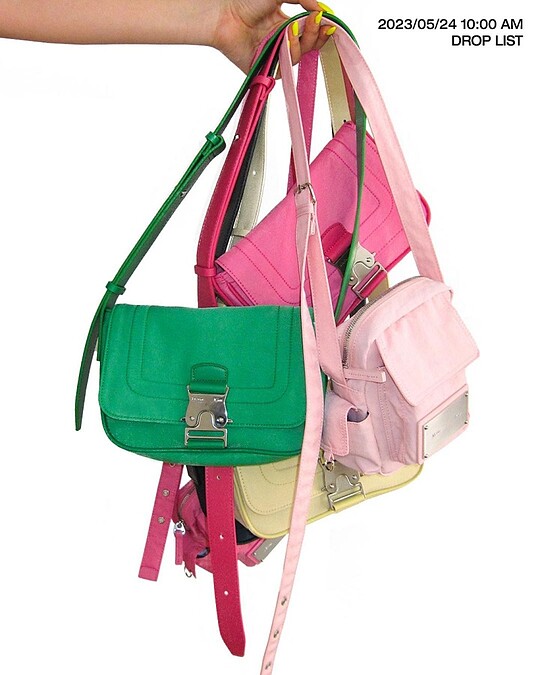 迷你款BUCKLE BAG 韓幣95,000