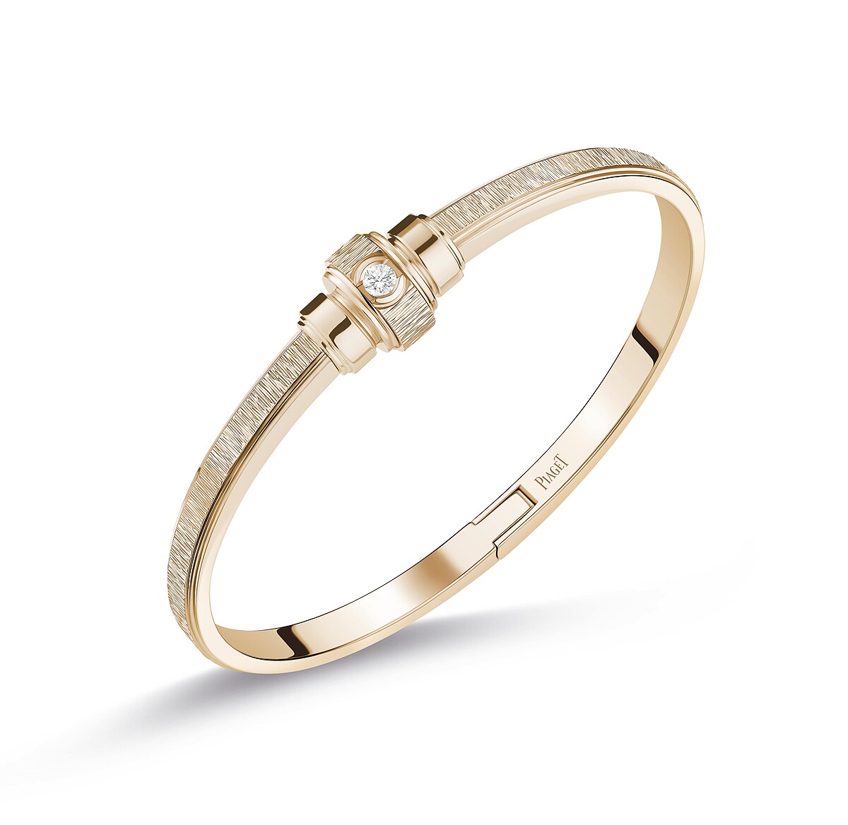 PIAGET Possession系列18K玫瑰金宮廷式雕刻飾紋鑽石手鐲(2023 新品) 18K玫瑰金、鑲嵌單顆圓形切割美鑽，重約0.09cts。建議售價NT$268,000
