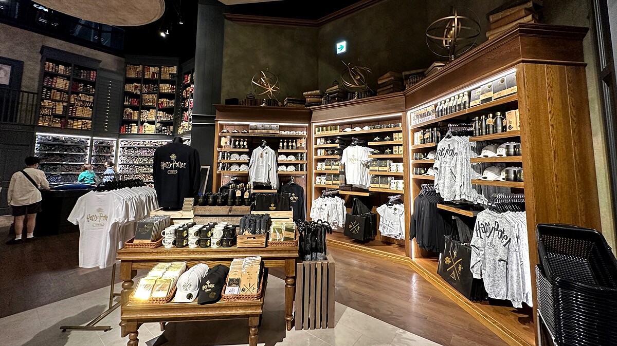有全球最大的哈利波特商店,品項超過7000個!