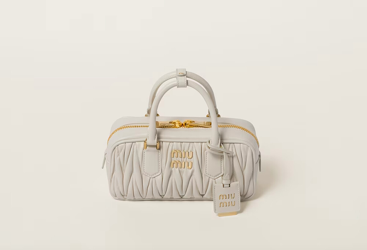 Arcadie Matelass&eacute;納帕軟皮手挽袋，NT$82,000。