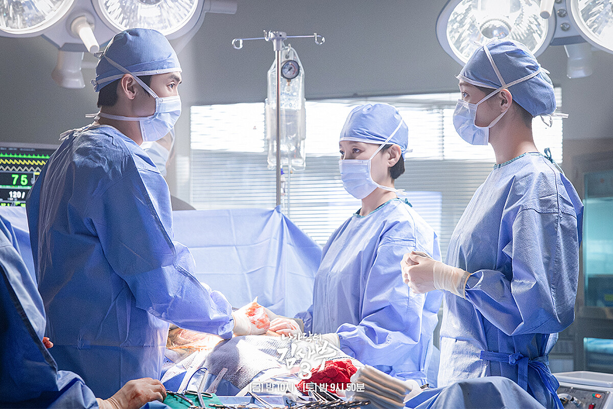 《浪漫醫生金師傅3》不只醫療團隊，各行各業的團隊合作都比個人主義來得重要，這句台詞是很好的提醒