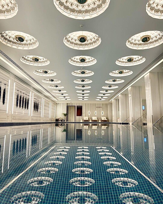 飯店附設泳池空間。