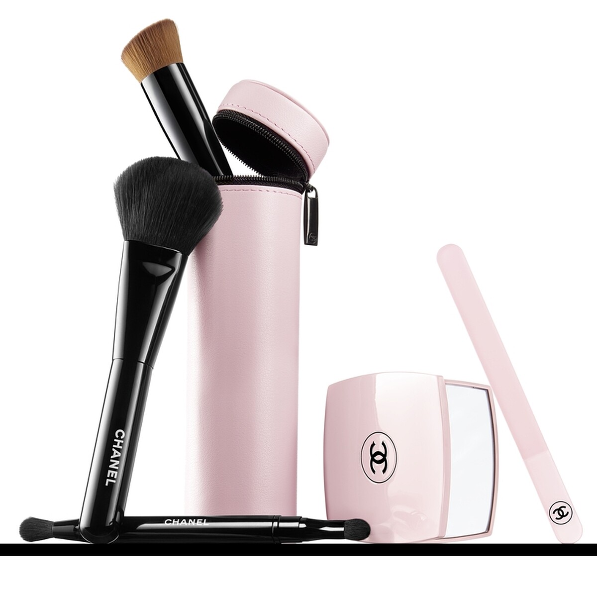 CHANEL香奈兒色彩符碼限量系列情境圖。