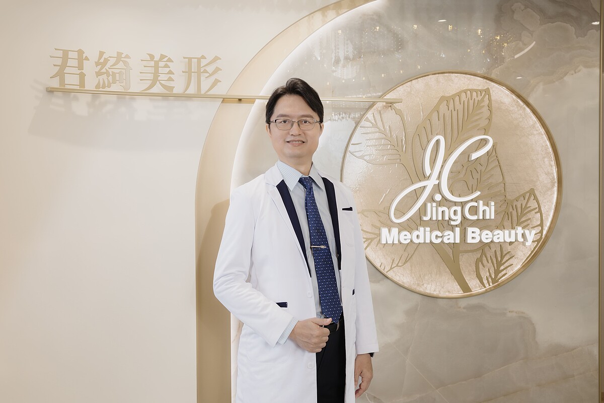 在醫美界被譽為「醫師們的醫師」的廖峻毅醫師觀察到多年來，最多人來求診的原因是想增加愛情與職場的好運氣，並透露想讓事業愛情雙贏，擁有「好感系美貌」是關鍵！玻尿酸可填補臉頰凹陷使雙頰澎潤、重塑下半臉輪廓線，提升臉型精緻度，讓人擁有「令人想親近的好面相」