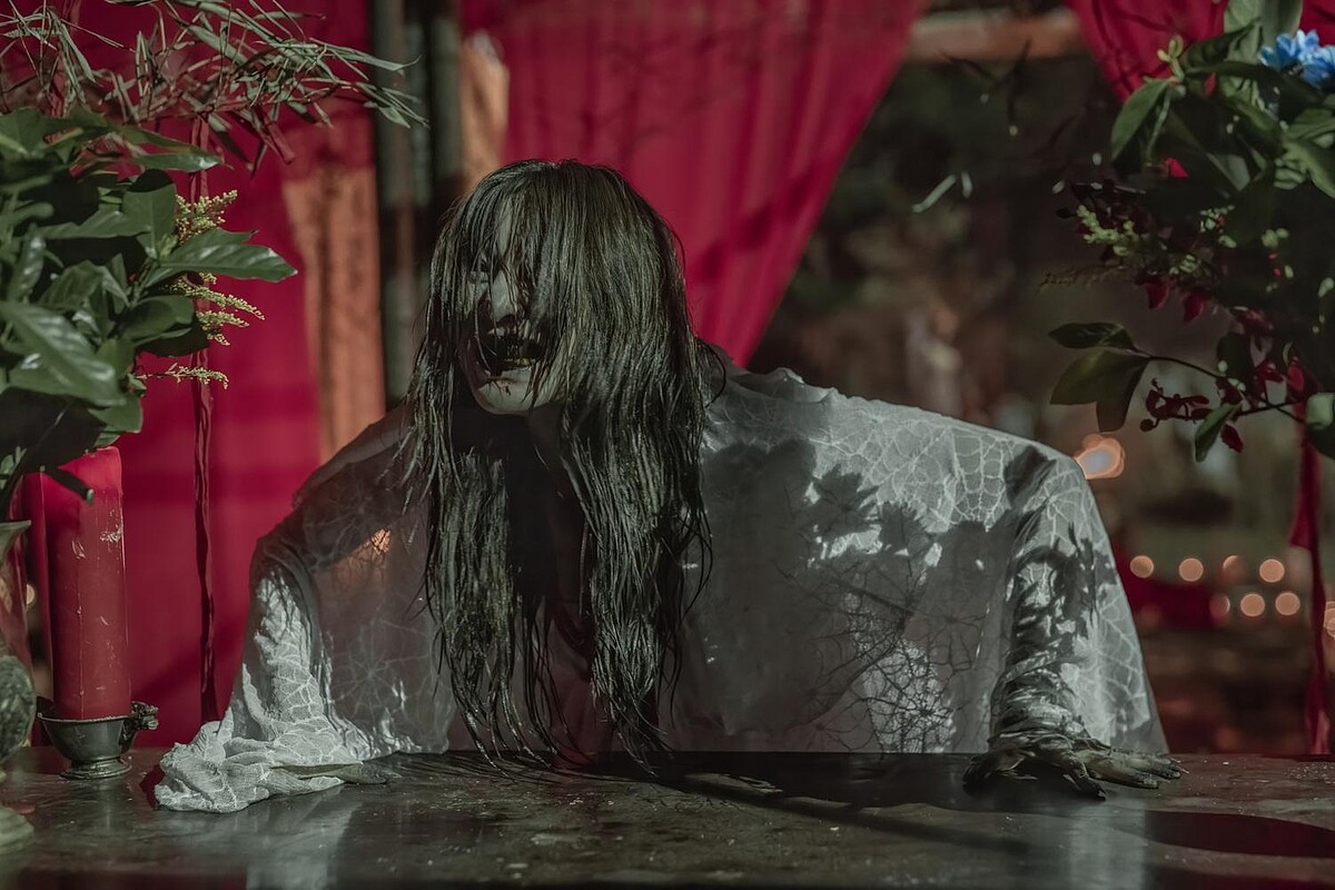 《化劫》曾莞婷的鬼妝一頭濕髮加上血盆大口自己看到都做惡夢，連媽媽都認不出來